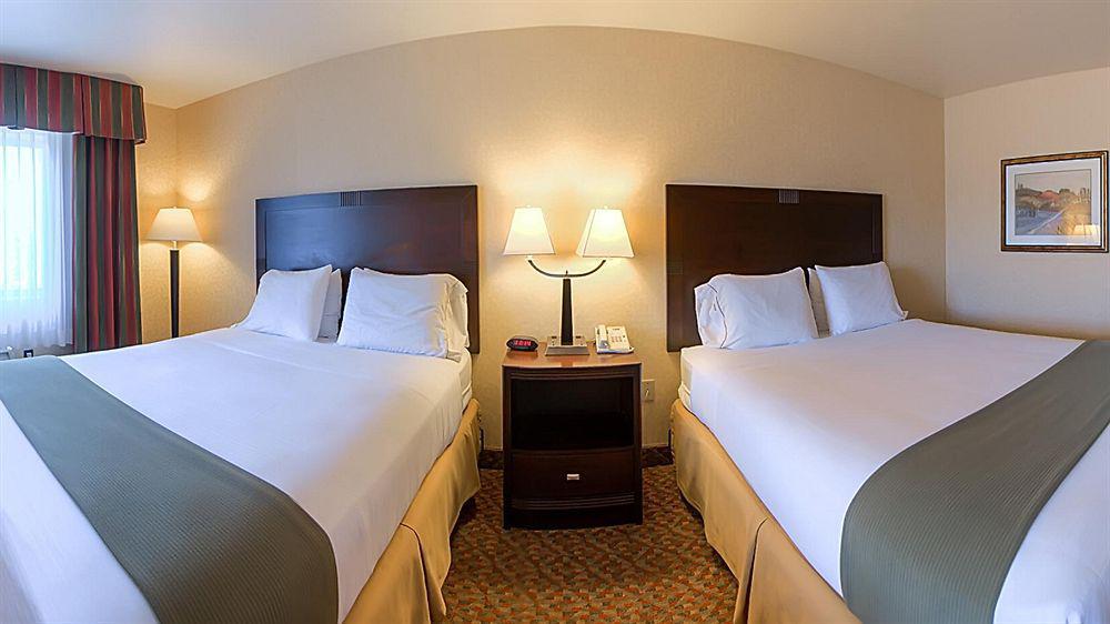 Holiday Inn Express Temecula By Ihg Exterior foto
