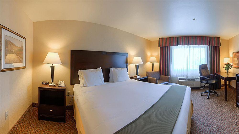 Holiday Inn Express Temecula By Ihg Exterior foto